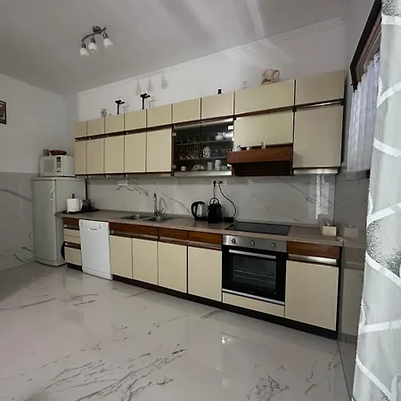 Apartmán With A Parking Space Kastel Stafilic, - 22710